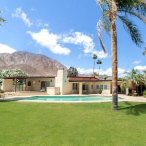 Luxury Private Home at the foot of the Mountain Range and golf course